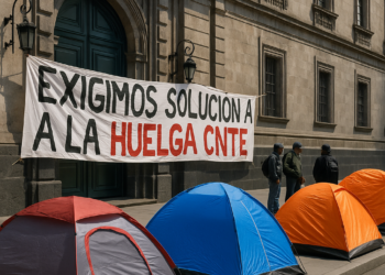 Reanuda CNTE diálogo  en Segob; condiciona  fin de huelga