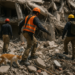 Equipos de rescate han localizado a 33 personas con vida bajo los escombros en Venezuela