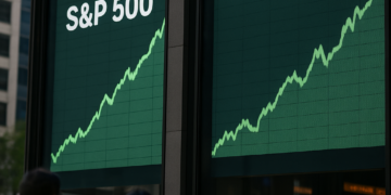 S&P 500 y Nasdaq suben en una jornada volátil, el sector tecnológico se estabiliza
