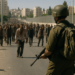 El escritor israelí Etgar Keret, el pasado día 11 en su casa de Tel Aviv.