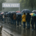 Resisten lluvia para entrar al Fan Fest del Zócalo
