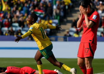 Sudáfrica logra pasar a 16avos del Mundial como segunda del Grupo A al vencer 1-0 a Corea del Sur