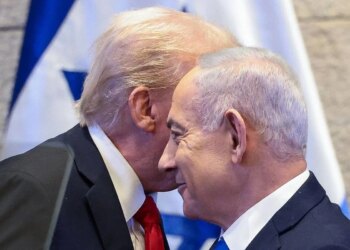 Trump abronca a Netanyahu: "¡¿Qué coño estás haciendo? Estás jodidamente loco, estarías en prisión si no fuera por mí. Te estoy salvando el culo. Todos odian a Israel por esto"