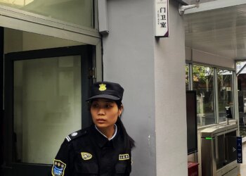 "Tu apartamento está en código amarillo": dentro de la red de control vecinal de China