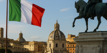 Una Italia irreconocible arranca una nueva etapa