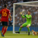Unai Simón destrona a Rodri y cierra una primera fase impecable