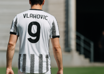 Ruptura entre la Juve y Vlahovic: "Bajo las condiciones salariales actuales, no se quedará en Italia"