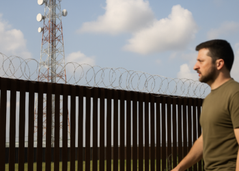 Zelensky exigió a Bielorrusia que elimine las torres de repetición en la frontera
