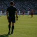 Los protagonistas ocultos del Mundial: los árbitros siguen el ritmo de los jugadores y la presión