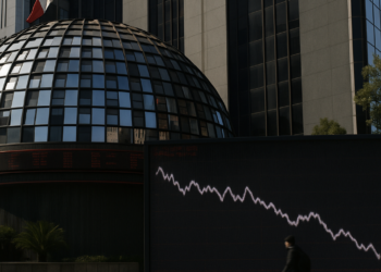 Bolsa mexicana cierra con pérdidas; acciones de Banorte lideraron las caídas