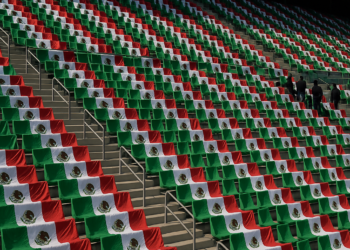 Tapizan butacas del Estadio CDMX con banderas de México