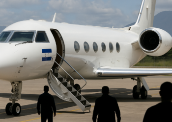 Empresa mexicana adquiere en subasta avión presidencial de Honduras, símbolo de corrupción