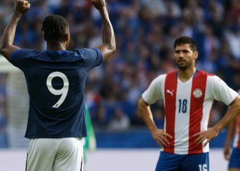 Francia supera con lo justo 1-0 a Paraguay y avanza a cuartos del Mundial