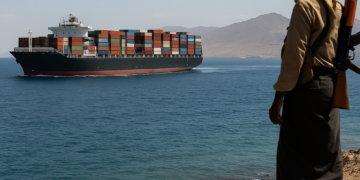 Tras los ataques a petroleros saudíes, los hutíes niegan haber cerrado el estrecho de Bab al-Mandeb al tráfico internacional