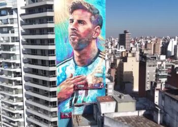 Enorme mural de Messi en su ciudad natal argentina recibe la tercera estrella.