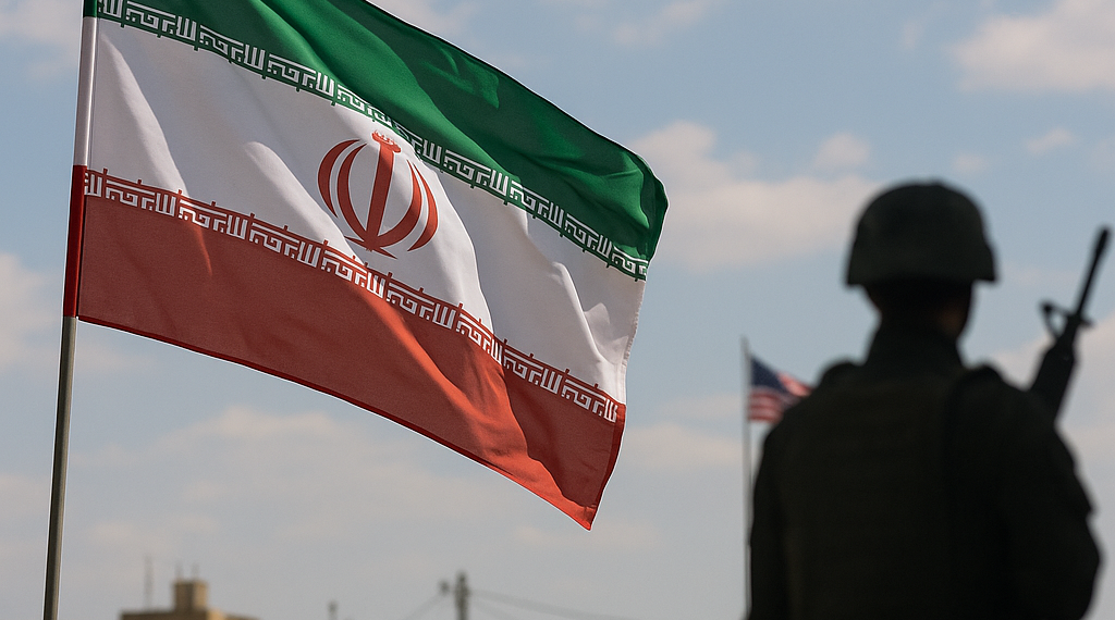 El régimen de Irán afirmó que los países que colaboren con EEUU “recibirán una dura respuesta” y ratificó el cierre de Ormuz
