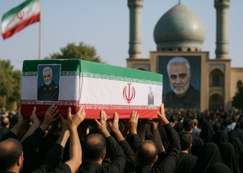 Irán comenzó los mayores funerales de su historia: el régimen busca recomponerse apelando a la imagen de Alí Khamenei