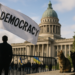 La democracia no se salva dando clases de ética