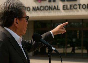 Cuestiona Monreal al INE por millonario presupuesto
