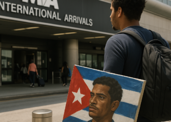 El artista disidente cubano Otero Alcántara llega a Miami, en exilio forzoso, tras cinco años de cárcel injusta