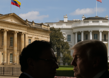 Petro pide "cordialmente" a Trump que apoye su salida de la lista de sanciones de EU