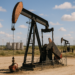Petróleo inicia la semana con caídas tras acuerdo de la OPEP+ para elevar su producción