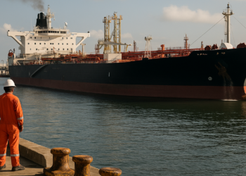 Por primera vez, compra de petrolíferos de Pemex rebasa sus envíos de crudo
