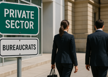 Reformas laborales para el sector privado triplican cambios a la legislación para burócratas