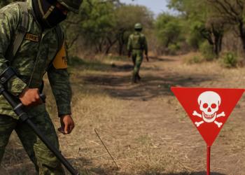 Sedena despliega operativo para retirar minas explosivas por guerra entre cárteles en Michoacán