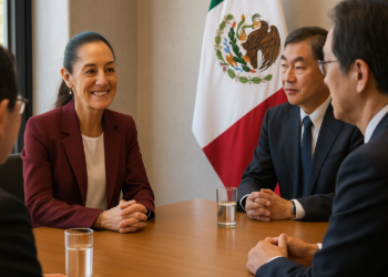 Sheinbaum se reúne con empresarios japoneses en Palacio Nacional para conversar sobre inversiones