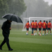 Cancelan entrenamiento de España por tormentas