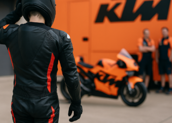Viñales sigue a la gresca con KTM: "Me mandaron un contrato, lo firmé y después dijeron que no era válido"