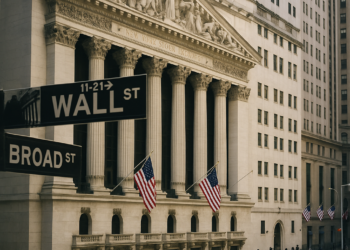 Wall Street cierra con ganancias tras datos de inflación de EU y reportes de bancos