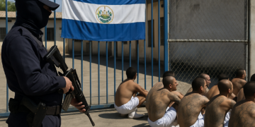 El Salvador pospone sentencia contra cúpula de la MS-13 por 47,000 crímenes