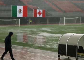 Se retrasa duelo México-Canadá  por tormenta eléctrica