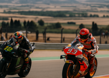 Bezzecchi deja sin pole a Marc Márquez en Aragón