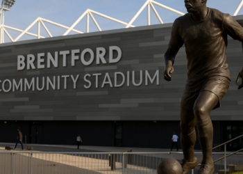 El Brentford rompe su techo: Mamadou Sangaré, fichaje más caro de la historia del club