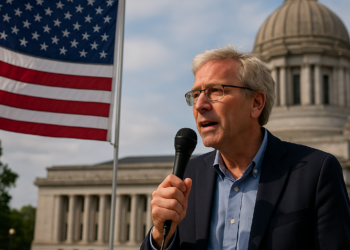 Recibe CSP a Ferguson, crítico de aranceles de Trump