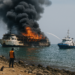 Al menos cinco muertos y más de 40 desaparecidos en el incendio de un ferry en Indonesia