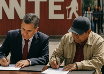 Acuerdan con CNTE  nuevas plazas  y becas por  6 mil 300 mdp