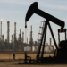 Precios del petróleo caen tras anuncio de Trump sobre posibles negociaciones entre EU e Irán
