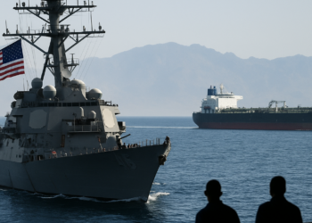 Estados Unidos asistió a más de 1.000 buques mercantes a cruzar el estrecho de Ormuz en medio de las amenazas de Irán