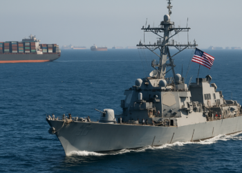 EEUU desvió 55 buques comerciales y desplegó más de 20 barcos de guerra para garantizar el bloqueo sobre los puertos iraníes