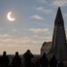 Alcanza eclipse a Islandia; se alista Europa para observarlo