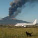 La nueva actividad del volcán Etna en Sicilia obliga a cerrar el aeropuerto de Catania