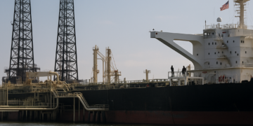 Exportaciones de petróleo de EU en julio cayeron a su nivel más bajo en ocho meses