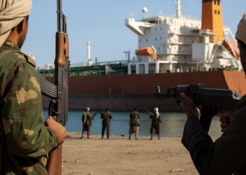Los rebeldes hutíes de Yemen forzaron la detención de ocho petroleros sauditas en el estrecho de Bab el Mandeb
