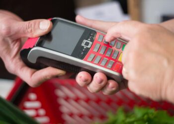 Señales de alerta: lo que revela tu tarjeta de crédito sobre tus hábitos financieros
