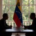 Arranca el diálogo teledirigido entre el chavismo y parte de la oposición venezolana