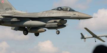 Cazas polacos interceptan de nuevo un avión espía ruso sobre el Báltico